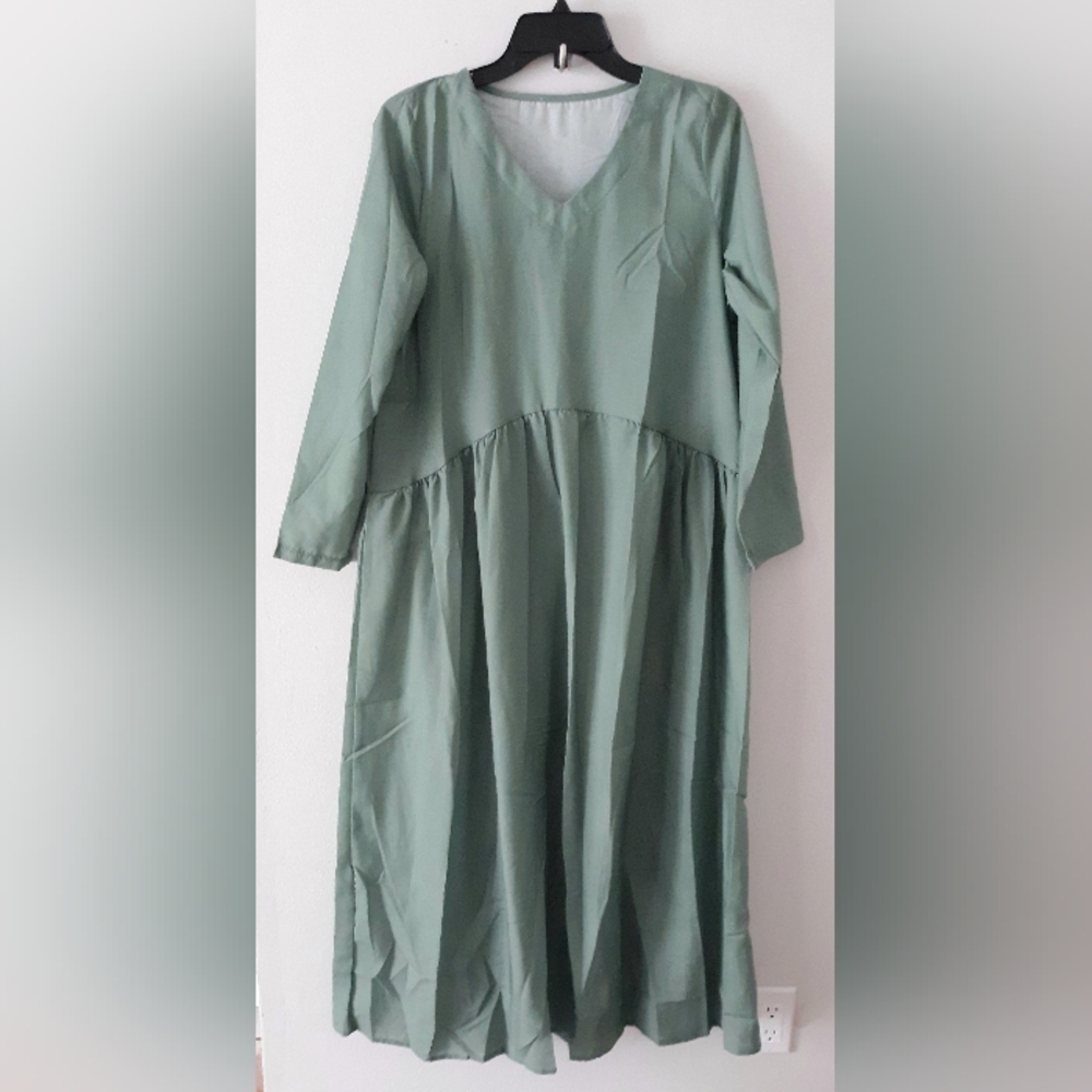 Elegant Green Long Sleeve Dress Medium